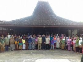 Penyaluran Bantuan/ Zakat Mal kepada Masyarakat Miskin Desa Banyusoco